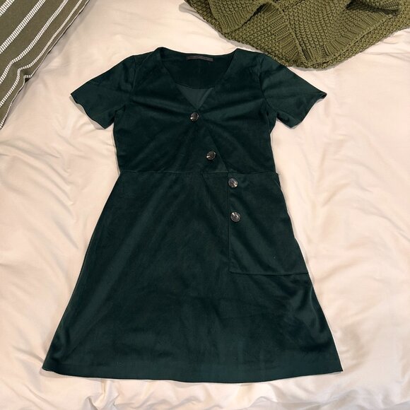 Trafaluc by Zara Green Velvet Dress with Buttons & Pockets - Picture 4 of 7